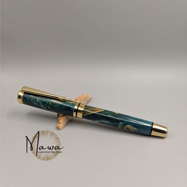 Stunning Blue Cyclone Fountain Pen - Image 5
