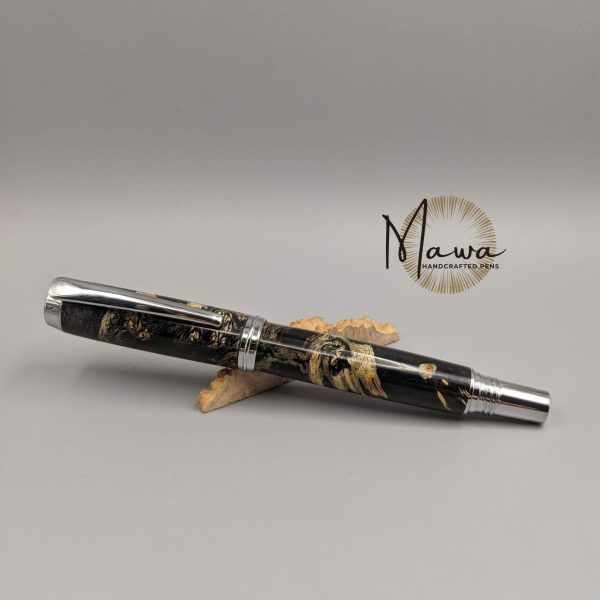 Stunning Black and Natural Fountain Pen - Image 5